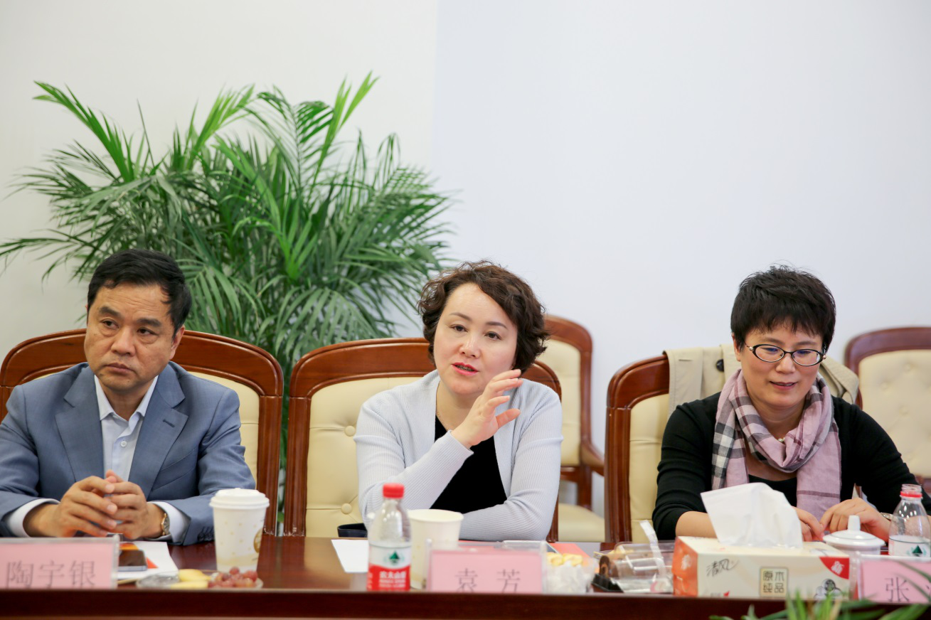 大校南京远方友联工贸有限公司袁芳董事长等一行莅临国烨跨境座谈交流