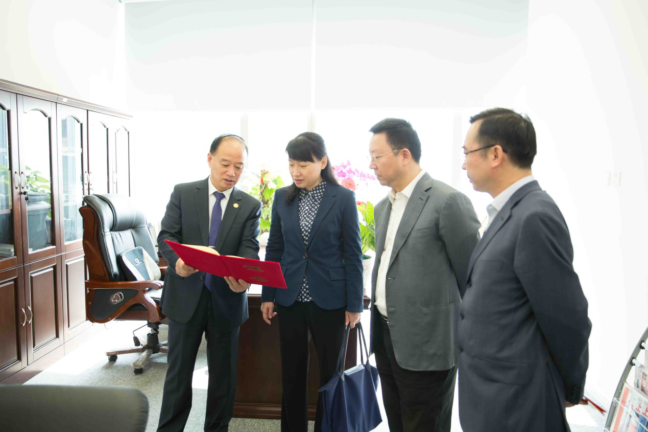 证通股份有限公司张思宁董事长一行   莅临国烨控股参观交流